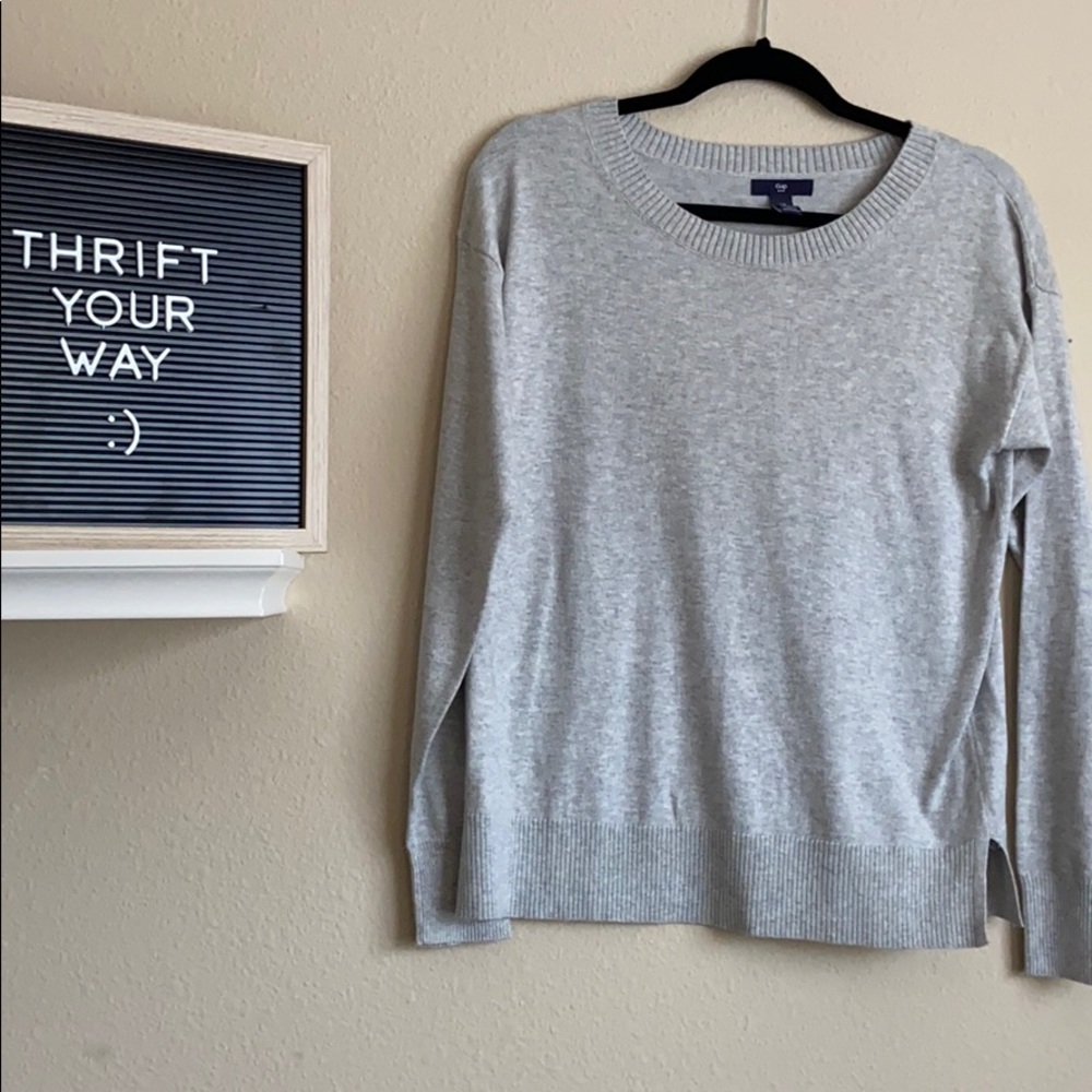 3/$10 Gap gray sweater
